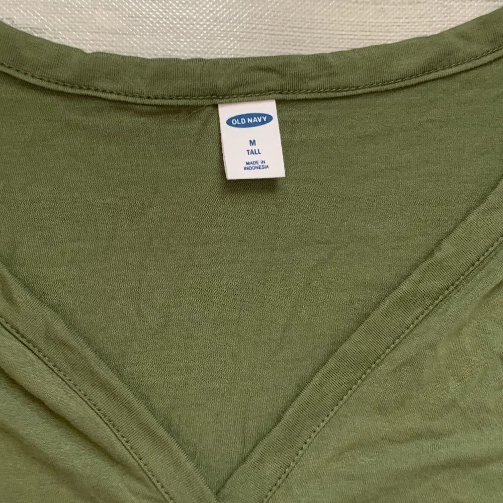 Old Navy-Olive green top-medium tall - Picture 8 of 8
